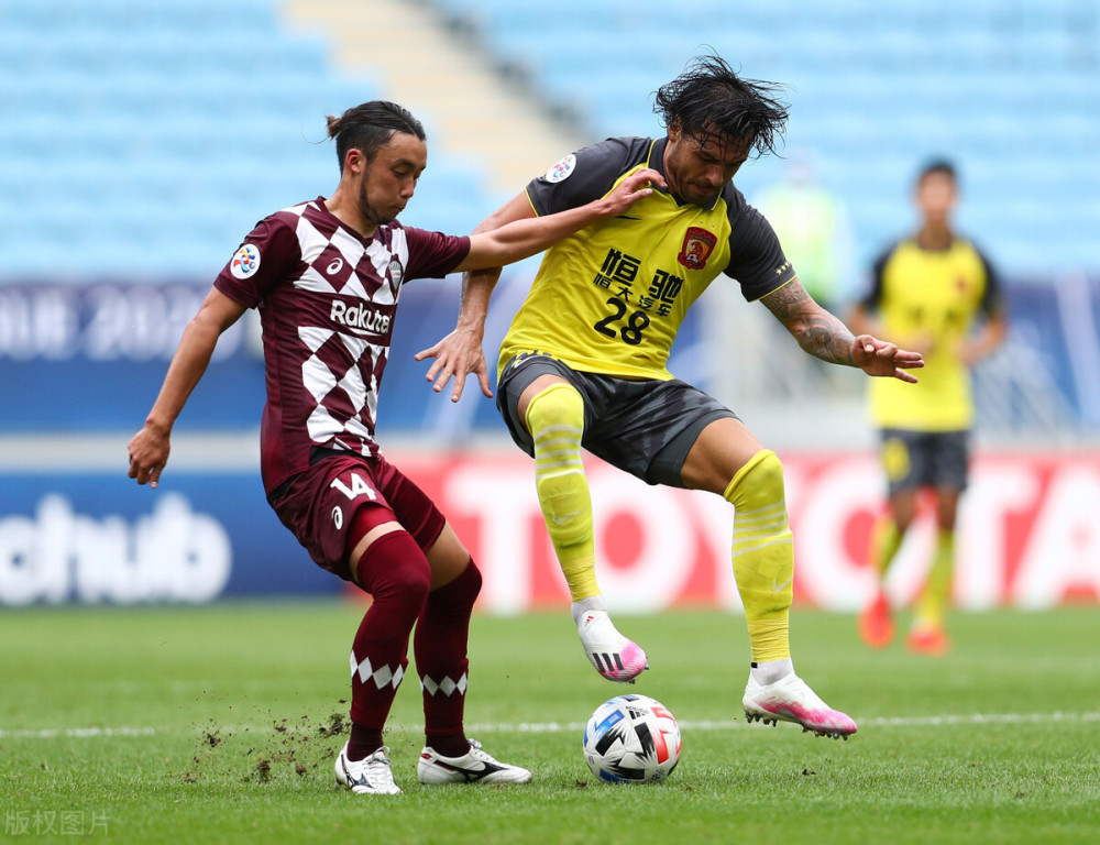 开云中国-转会期突围战来临，费耶诺德围绕德国杯遗憾出局，媒体盛赞，资深球员宣示担当