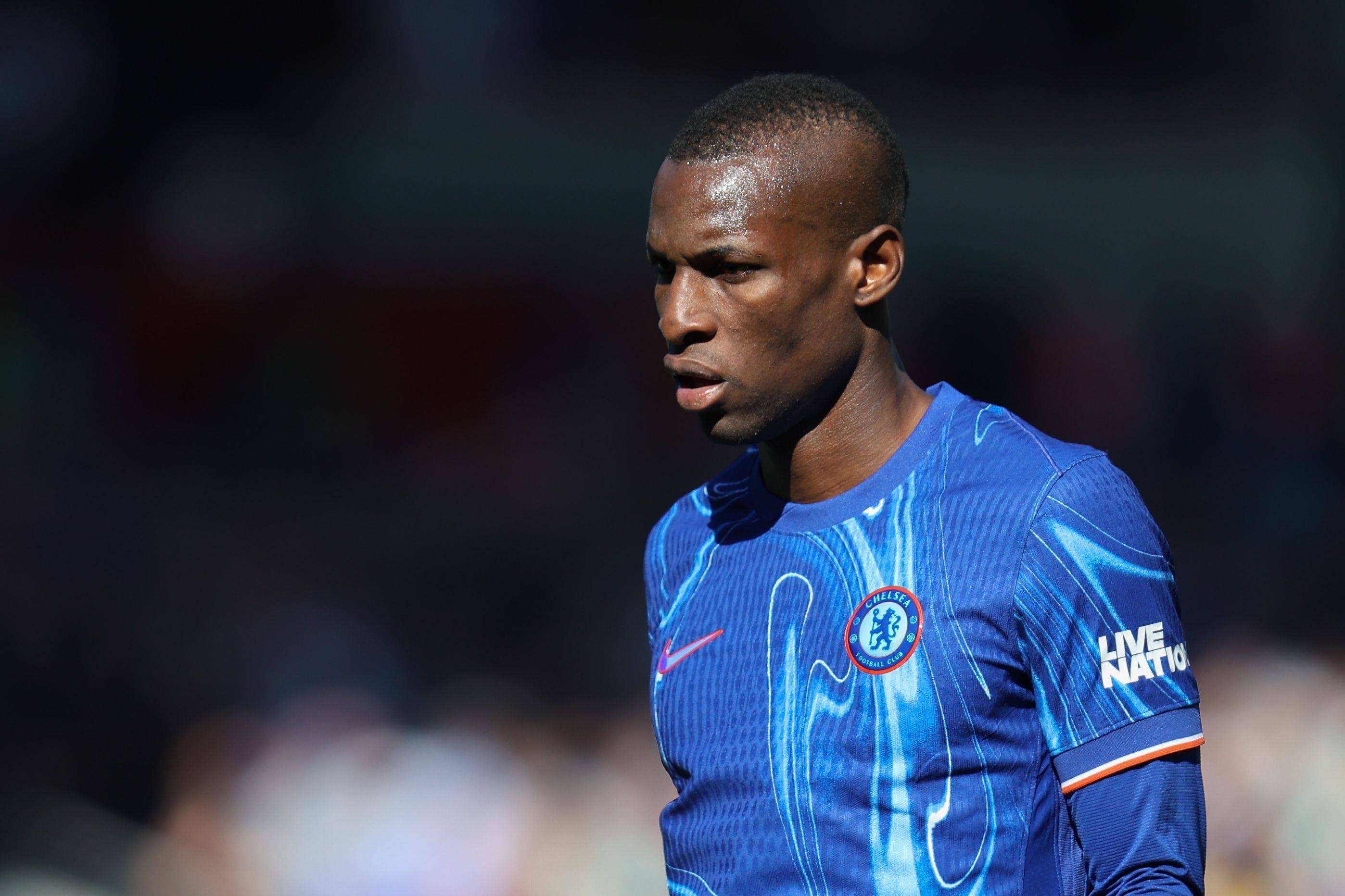 开云线上登录-赛前里昂备战英超，临场应变细节曝光，震撼外界，赛程密集仍需轮换