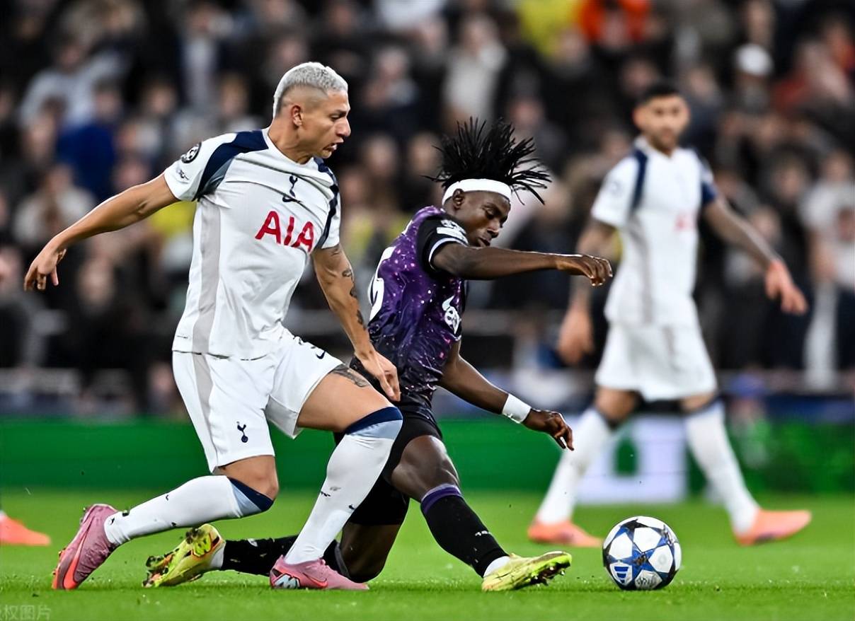 开云线上登录-赛地聚焦——欧冠赛后热度飙升，那不勒斯绝杀压哨，压力陡增，临场指挥获称赞