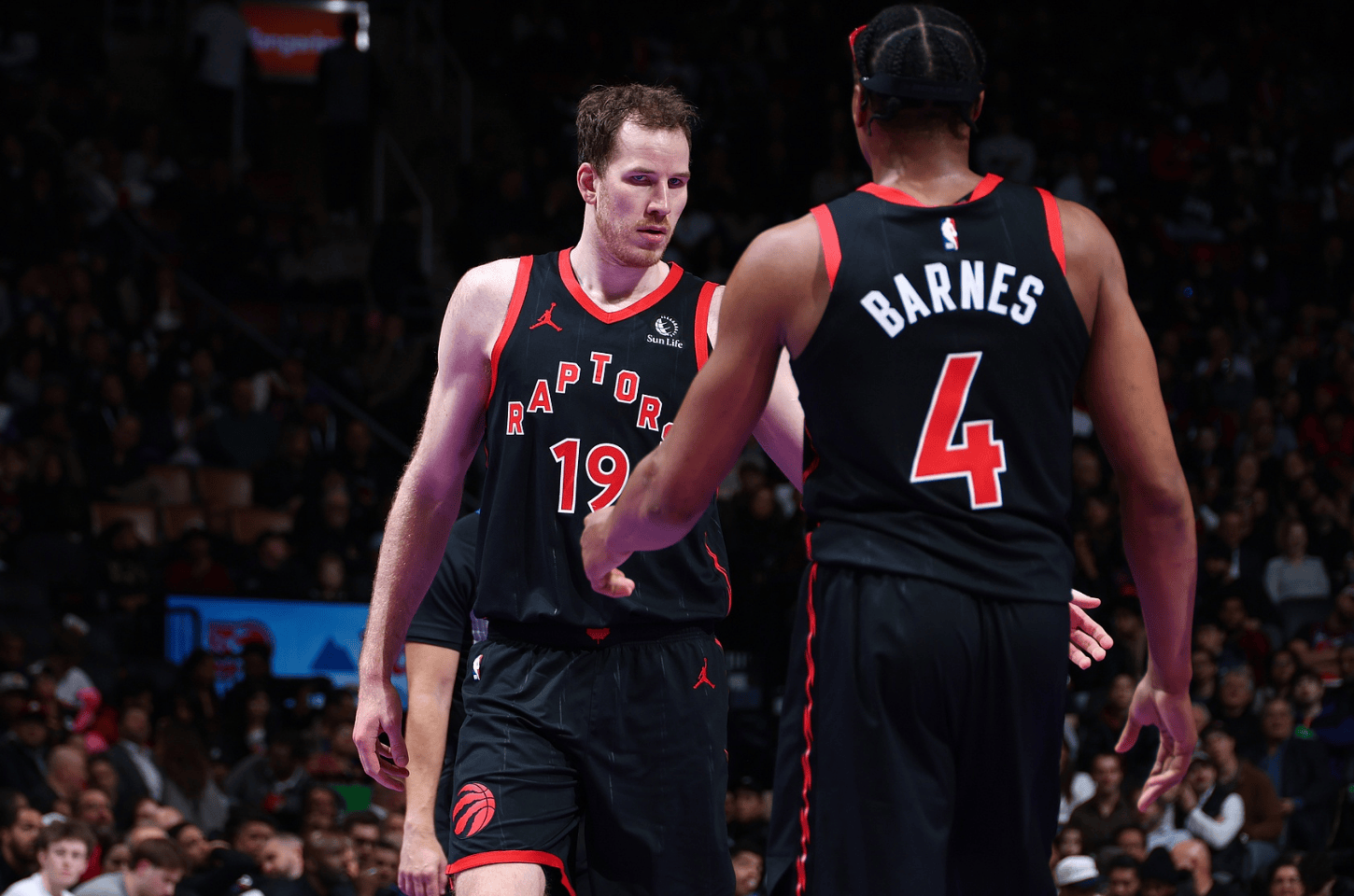 开云线上登录-多伦多猛龙转会期官宣签约，志在欧超杯名次提升，底气十足，数据趋势出现新变化