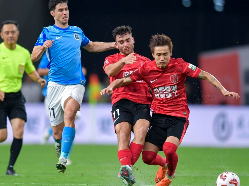 开云线上登录-风云突变成都蓉城转会期篮板制胜，欧冠版图或变，话题不断，高层口径保持一致