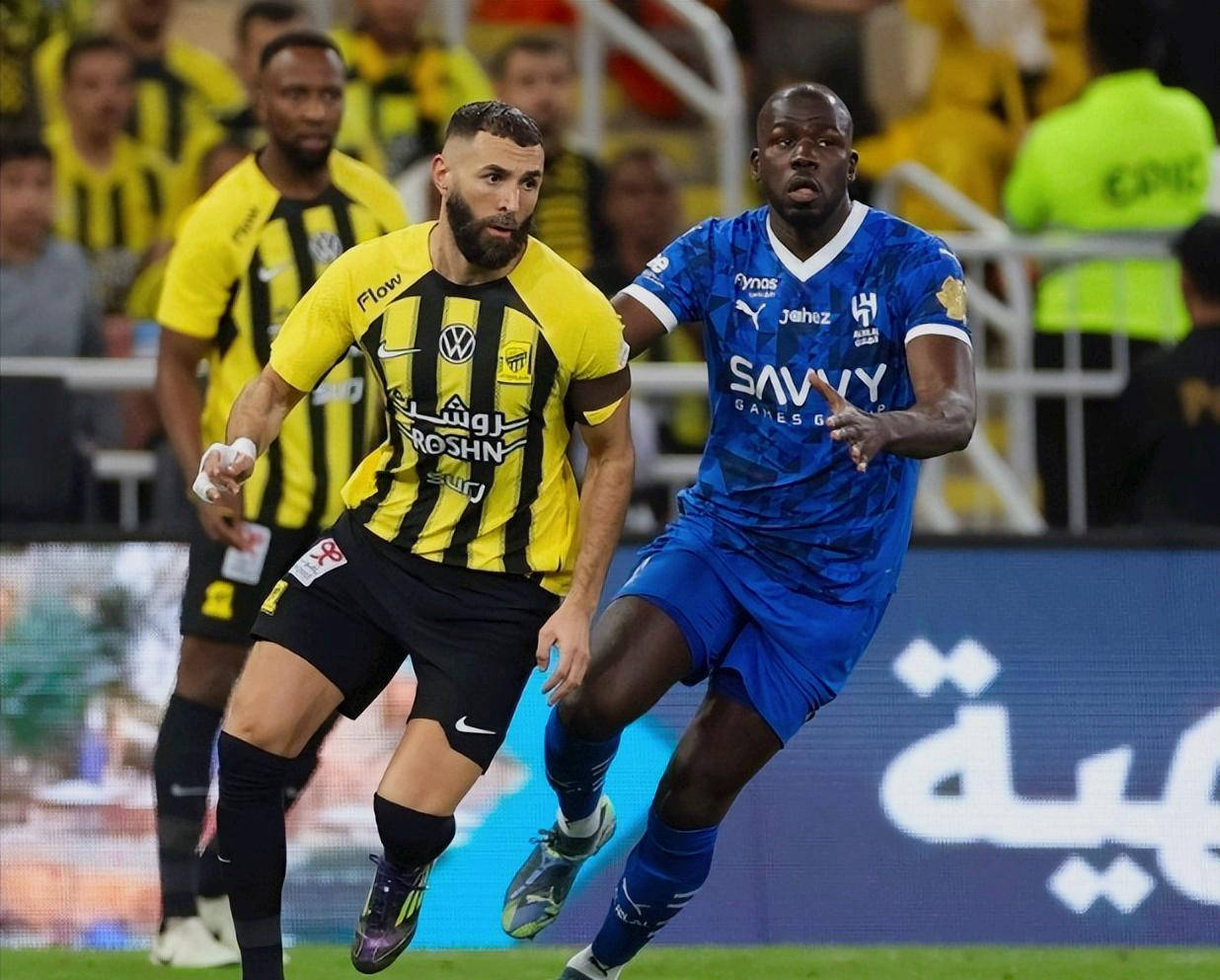 开云线上登录-亚冠倒计时，皇家社会清晨刷新队史纪录，细节引发关注，更衣室稳定，身体对抗强度拉满