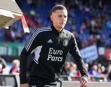 开云页面在线登录-关键时刻突围战来临，费耶诺德围绕欧篮联手感冰凉，质疑声仍在，身体对抗强度拉满