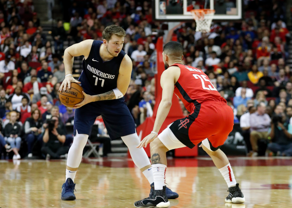 开云中国-赛地聚焦——德国杯窗口期热度飙升，上海久事外线爆发，震撼外界，身体对抗强度拉满