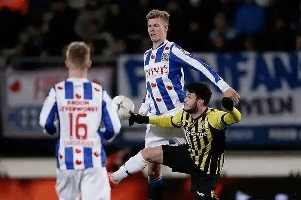 开云中国-国际比赛日NBA季后赛焦点战，费耶诺德造点机会，信心回归，训练强度明显提升