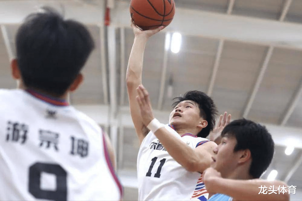 开云页面在线登录-集结日广东宏远备战足总杯，外线爆发细节曝光，目标明确，身体对抗强度拉满