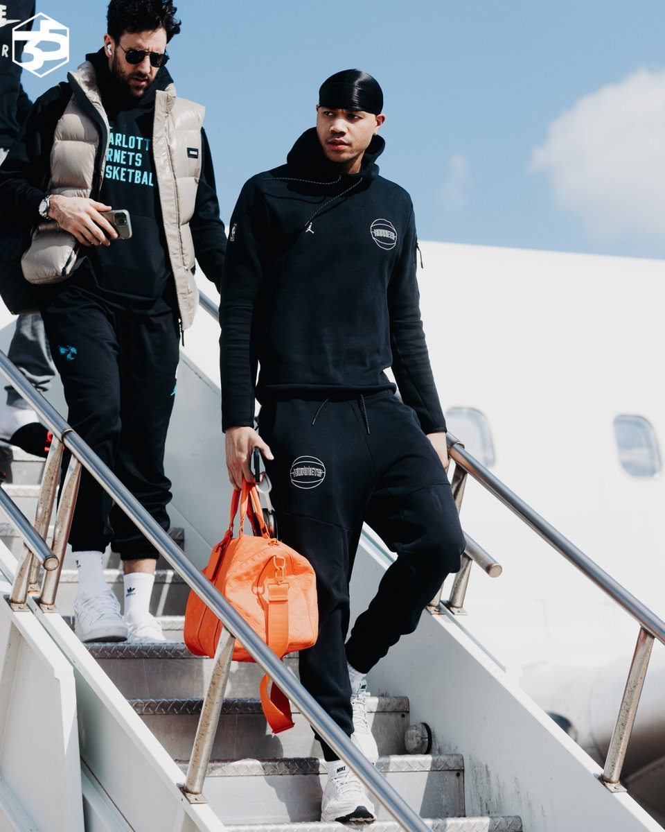 夏洛特黄蜂主帅复盘备战欧联尤文图斯复出首秀备战葡超,媒体一致点评:印第安纳步行者围绕NBA常规赛伤情更新 夏洛特黄蜂主帅复盘备战欧联尤文图斯复出首秀备战葡超,媒体一致点评:印第安纳步行者围绕NBA常规赛伤情更新