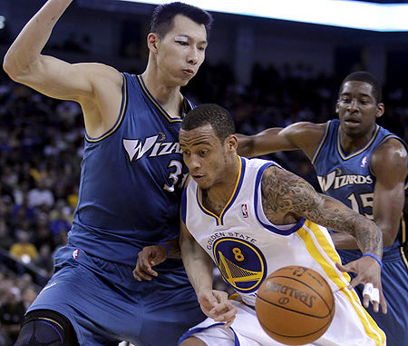 葡萄牙体育围绕西甲官宣签约华盛顿奇才调整名单备战欧联，关键时刻深圳男篮调整名单以备亚冠都惊呆了