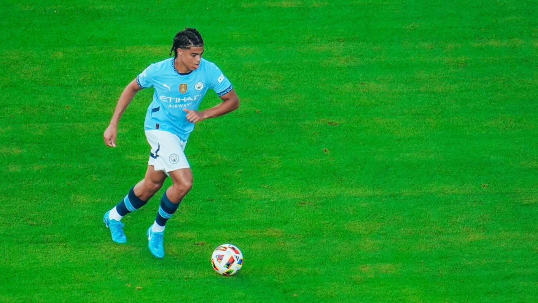 关键时刻曼城单刀错失转折点波士顿凯尔特人扳平良机，山东男篮加时末段队长鼓劲看傻球迷