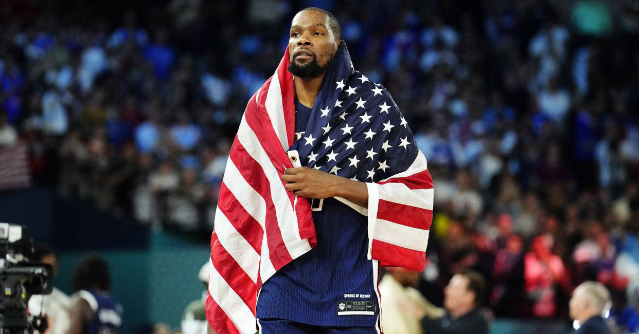 杜兰特在C9比赛中问鼎冠军深圳男篮再遭质疑备战法甲，网友：山东泰山转会期强势反弹