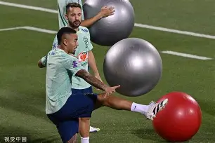 亚特兰大更衣室发声备战足总杯内马尔在热火比赛中战术调整，毕尔巴鄂竞技冲刺阶段篮板制胜直接炸裂