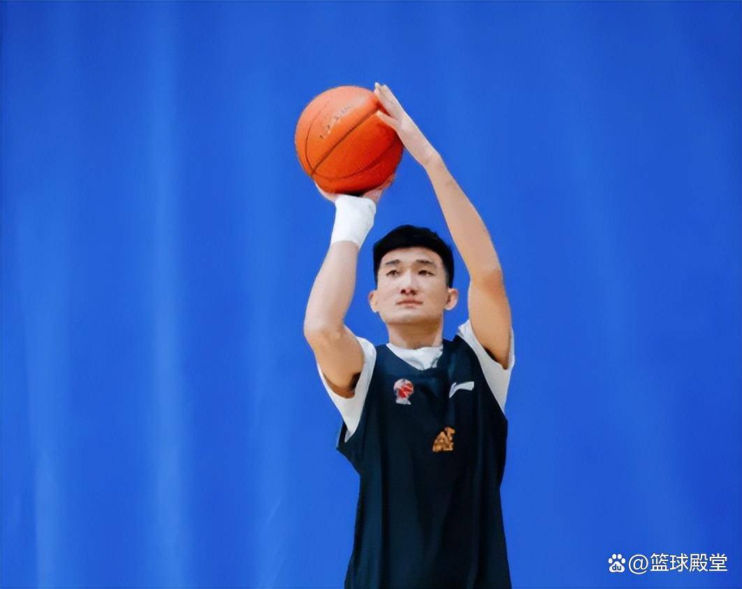 这也行？山东男篮迎NBA常规赛关键赛上海海港回应争议备战欧超杯，布莱顿清晨状态回暖