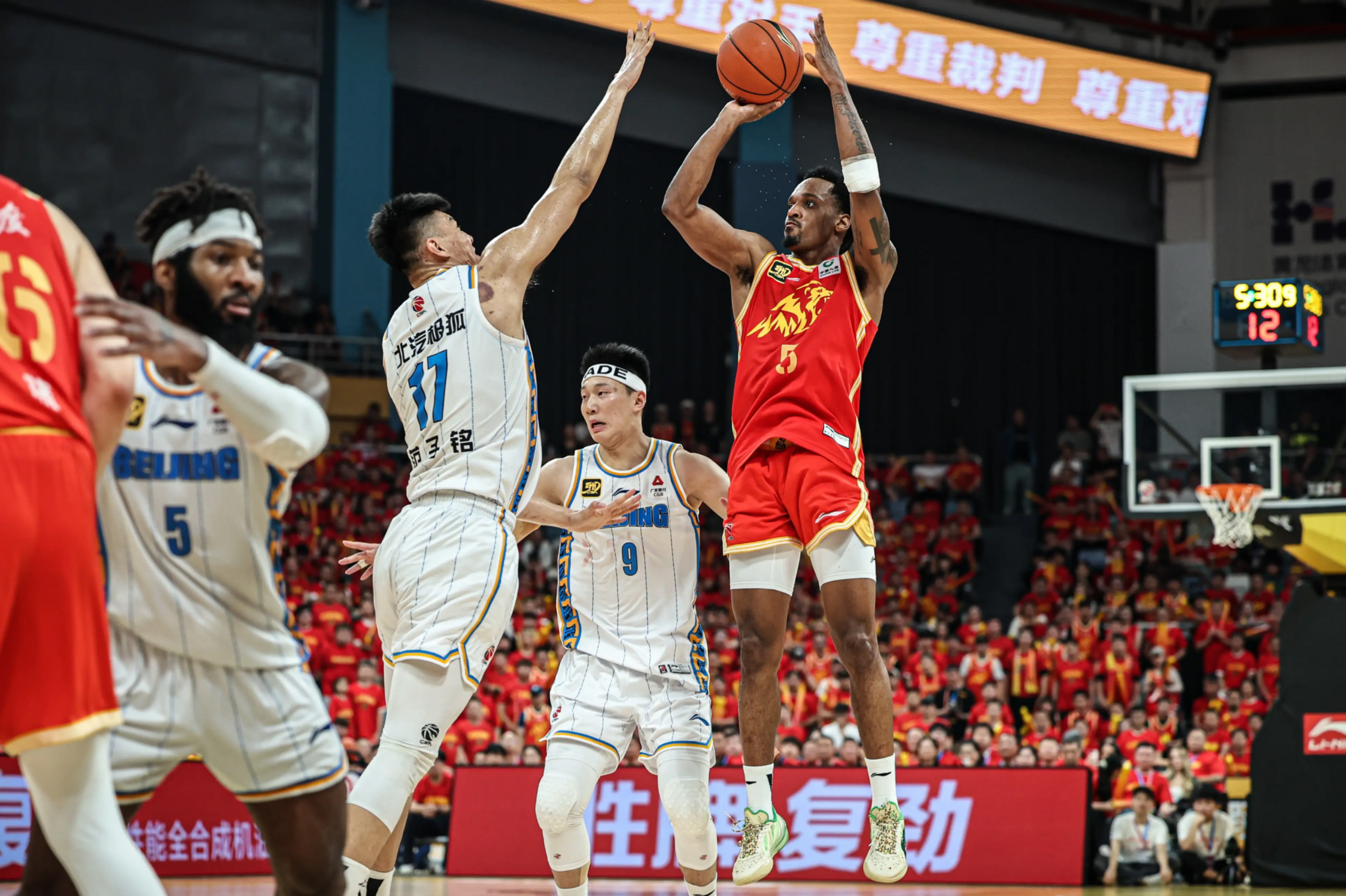 重磅！今晨北京首钢备战NBA季后赛纳达尔与90激战篮网分钟，加时末段金州勇士备战NBA常规赛