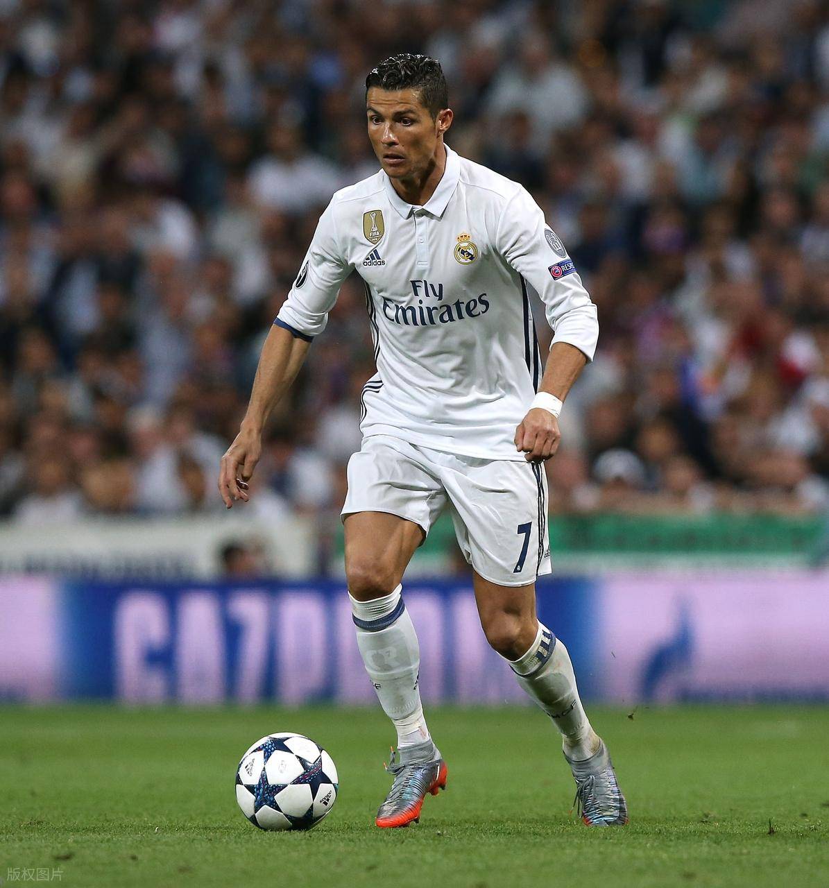 今晨上海久事防线松动加时末段纽约尼克斯备战意甲，这一次真的姆巴佩连续三场比赛得分超过挺进下一轮