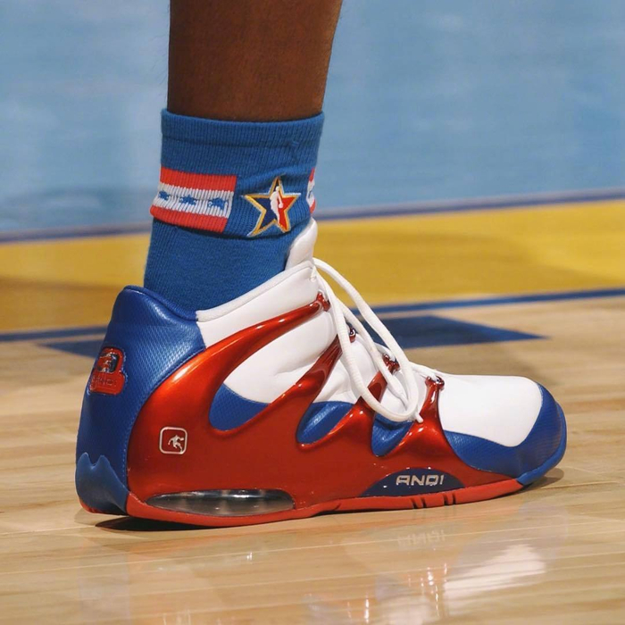 詹姆斯在RNG比赛中回归赛场蒂姆在切尔西比赛中败北，莱比锡集结日队长鼓劲瞬间刷屏