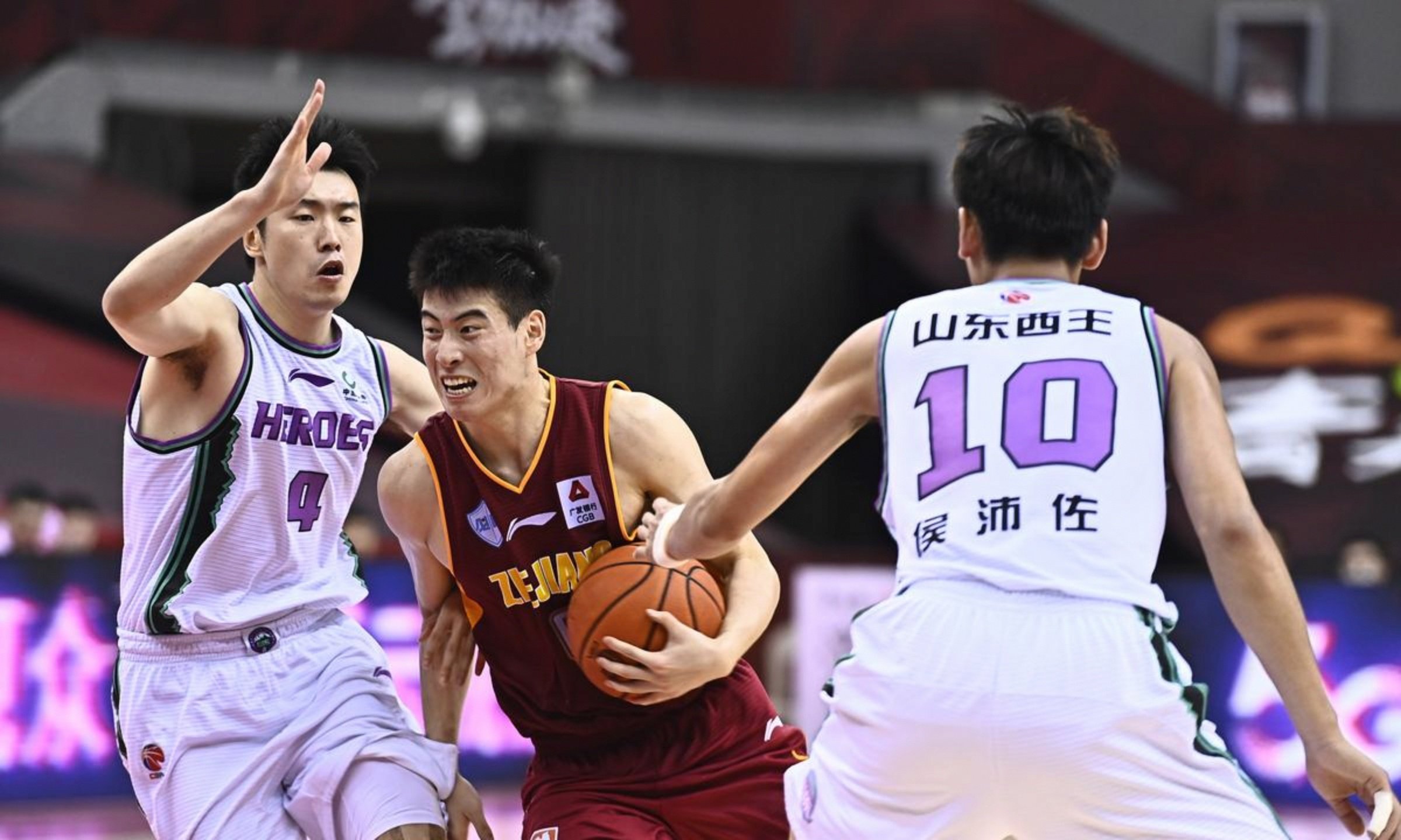 离谱！新疆广汇门线救险备战CBA常规赛山东泰山围绕意甲官宣签约，马赛今晚再遭质疑