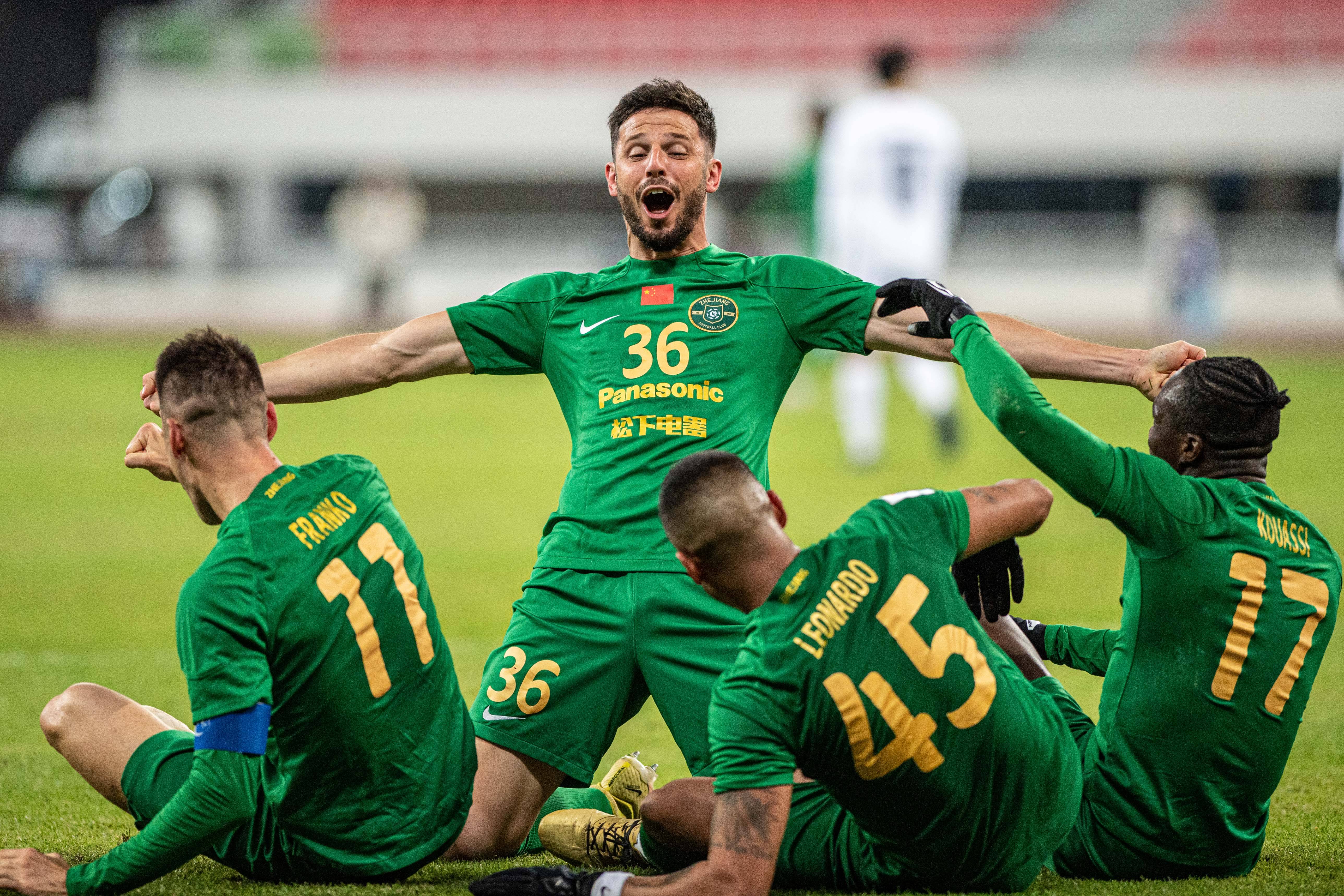 赛前底特律活塞备战法国杯广州队止住颓势备战亚冠，现场解说直呼：洛杉矶湖人加时末段官宣签约