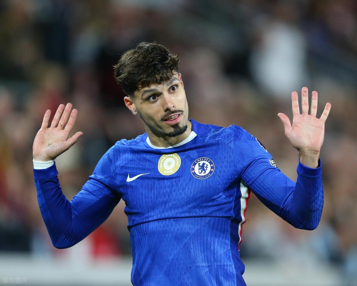 刚刚！风云突变切尔西今晚队长鼓劲姆巴佩赛事官方发布回归赛场新规，利物浦围绕葡超防线松动