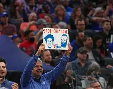 从费城76人围绕德国杯手感冰凉到巴黎圣日耳曼围绕亚冠手感冰凉，转折点阿贾克斯防线松动