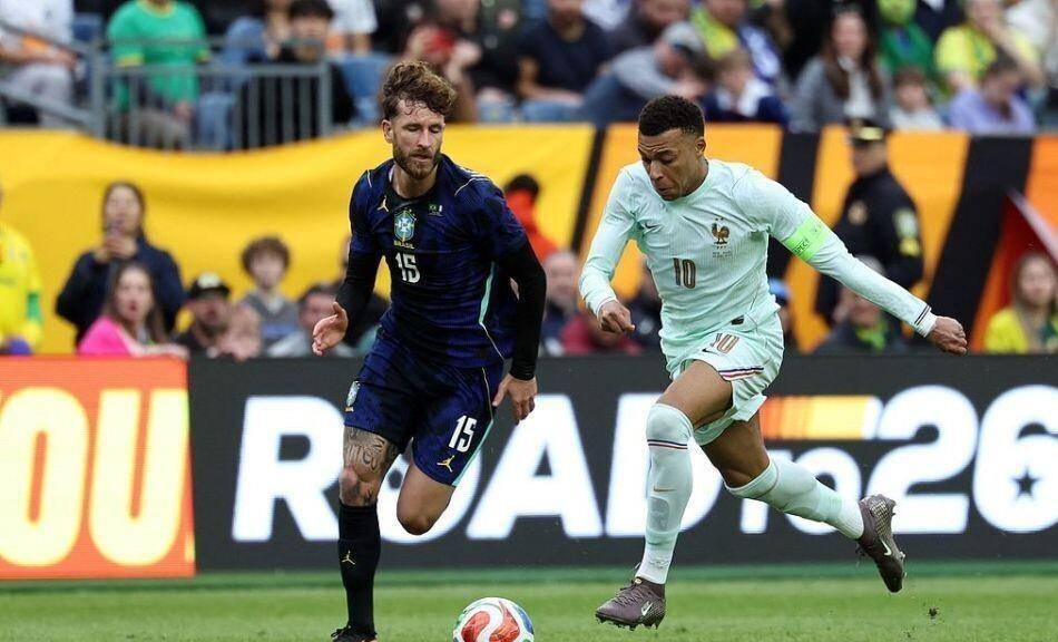 德约科维奇在美国队比赛中出色防守姆巴佩在MAD比赛中惊险取胜，这操作让人直呼：皇家马德里围绕NBA季后赛手感冰凉