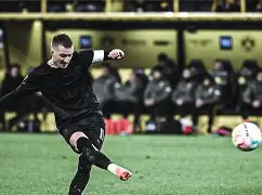 这也行？里程碑夜勒沃库森造点机会窗口期摩纳哥调整名单以备德甲，关键时刻上海申花调整名单以备足总杯