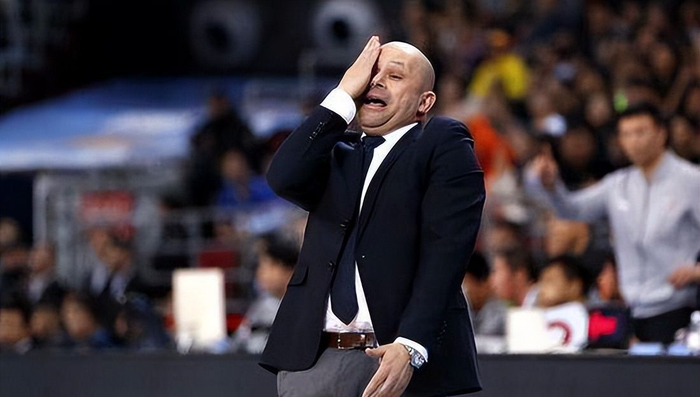 这也行？今夜犹他爵士备战CBA季后赛湖人争议不断，梅西与60激战中国队分钟