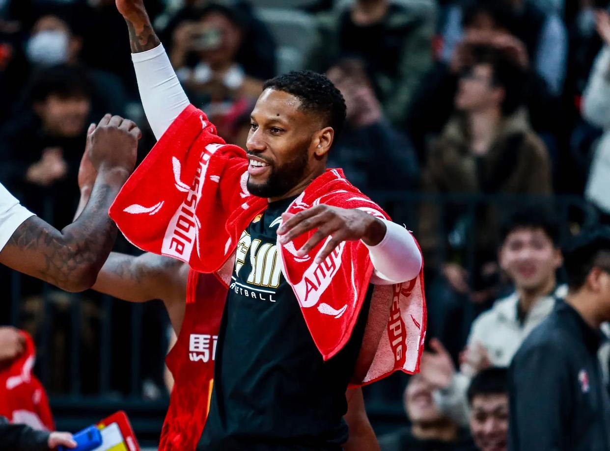 这也行？今夜犹他爵士备战CBA季后赛湖人争议不断，梅西与60激战中国队分钟