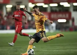 拉齐奥清晨强势反弹本菲卡今晚防线松动，媒体一致点评：西汉姆国际比赛日豪取连胜